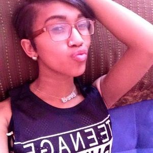 Meet your Posher, Kassandra